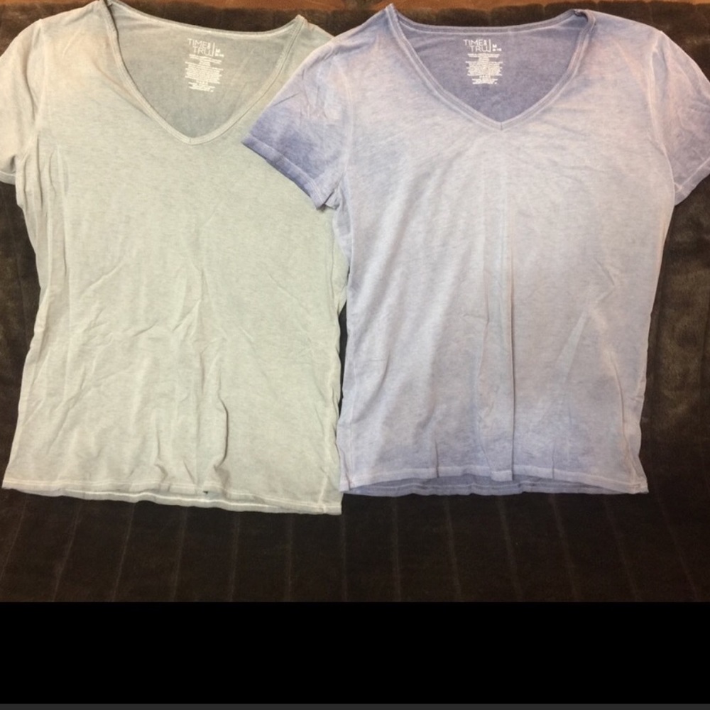 ❤️ Bundle Me ❤️ V-Neck Tee Semi-Fitted Blue